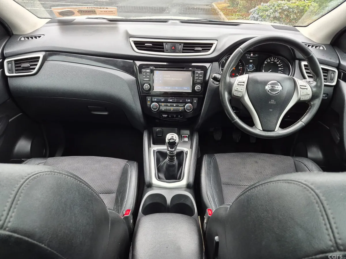 Nissan Qashqai Hatchback, Diesel, 2015, White