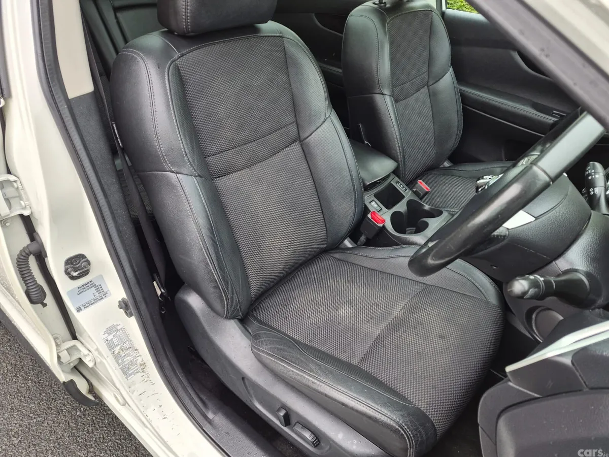 Nissan Qashqai Hatchback, Diesel, 2015, White