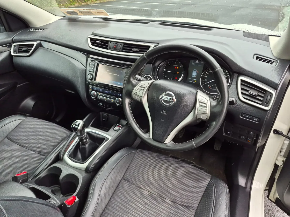 Nissan Qashqai Hatchback, Diesel, 2015, White