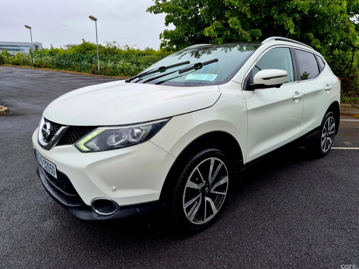 Nissan Qashqai Hatchback, Diesel, 2015, White