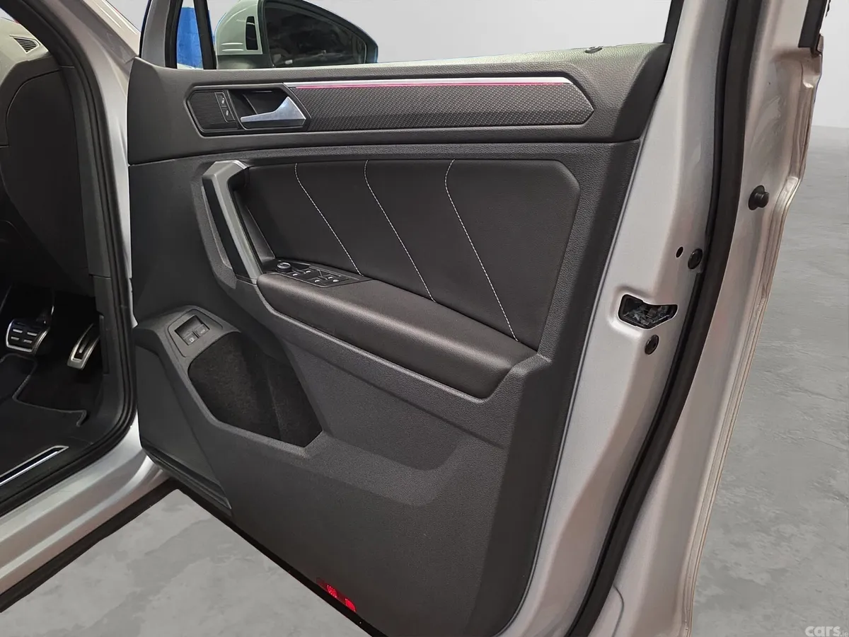 Volkswagen Tiguan SUV, Petrol Plug-in Hybrid, 2023, Grey
