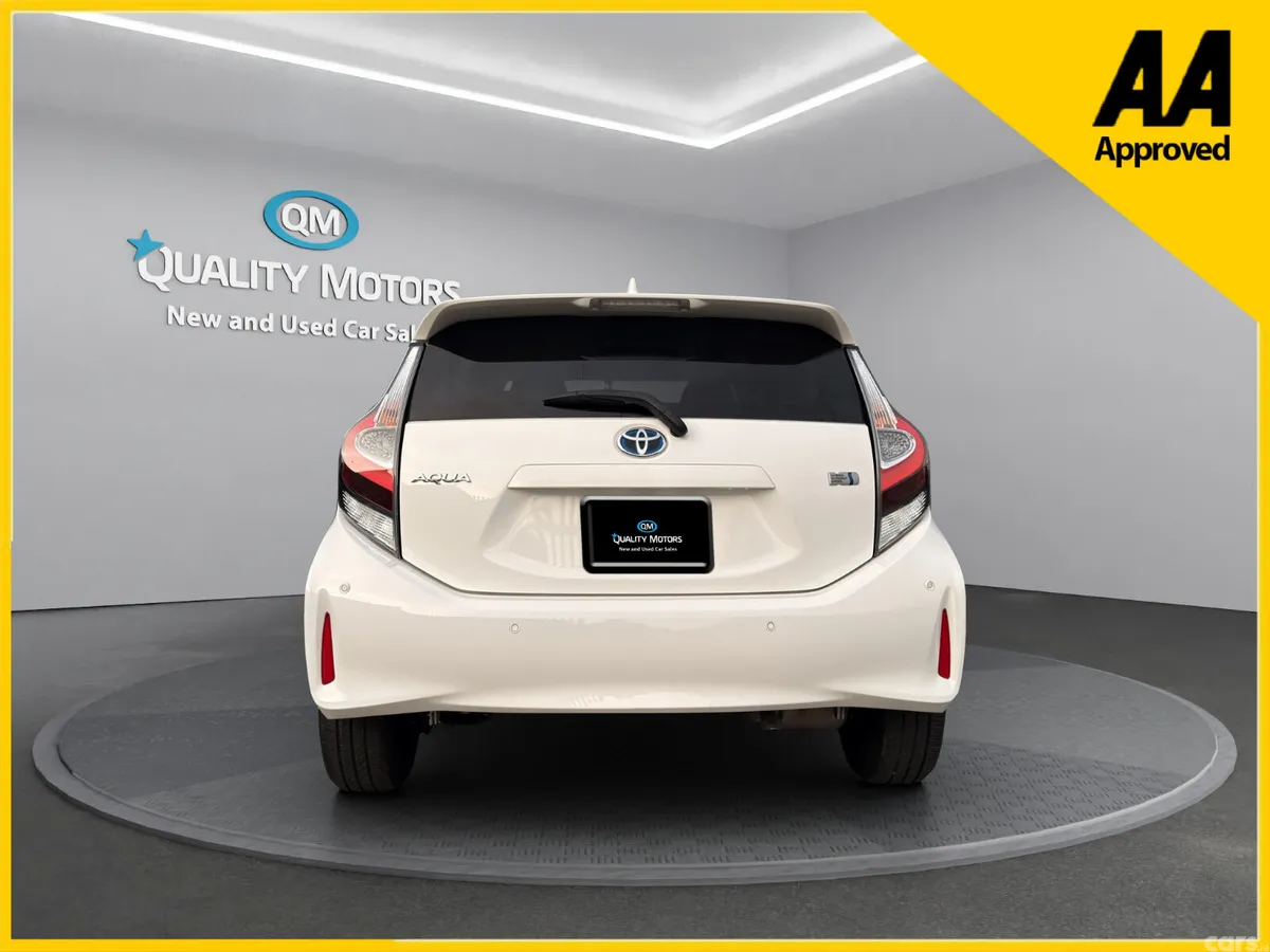 Toyota Aqua Hatchback, Petrol Hybrid, 2020, White