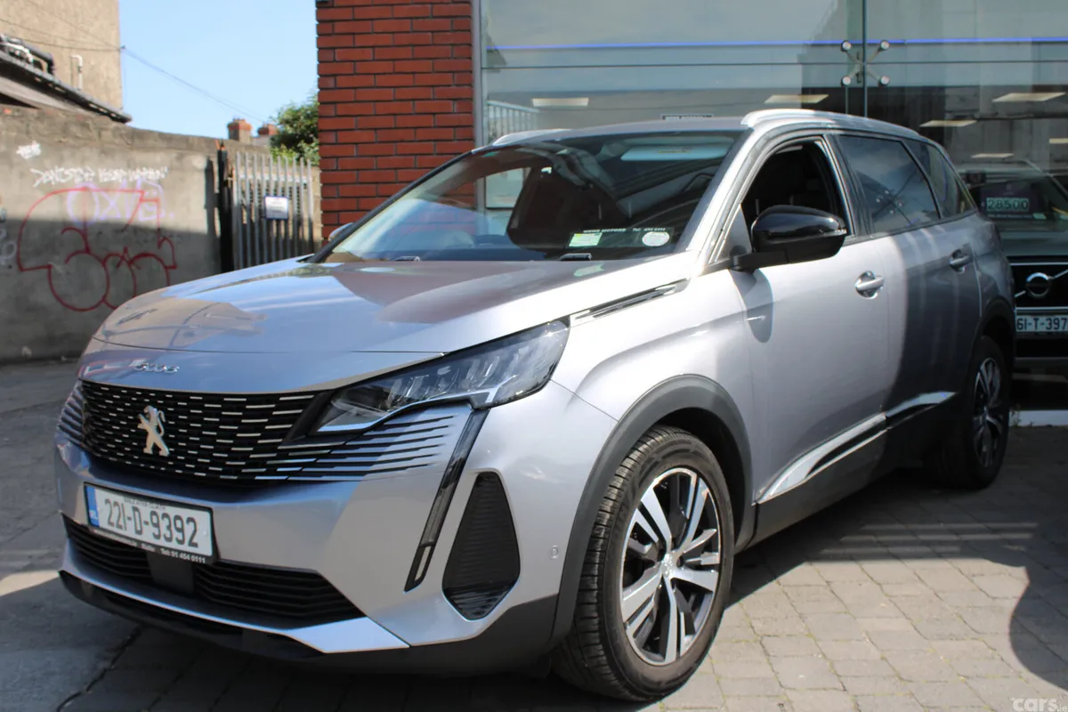 Peugeot 5008 MPV, Diesel, 2022, Grey