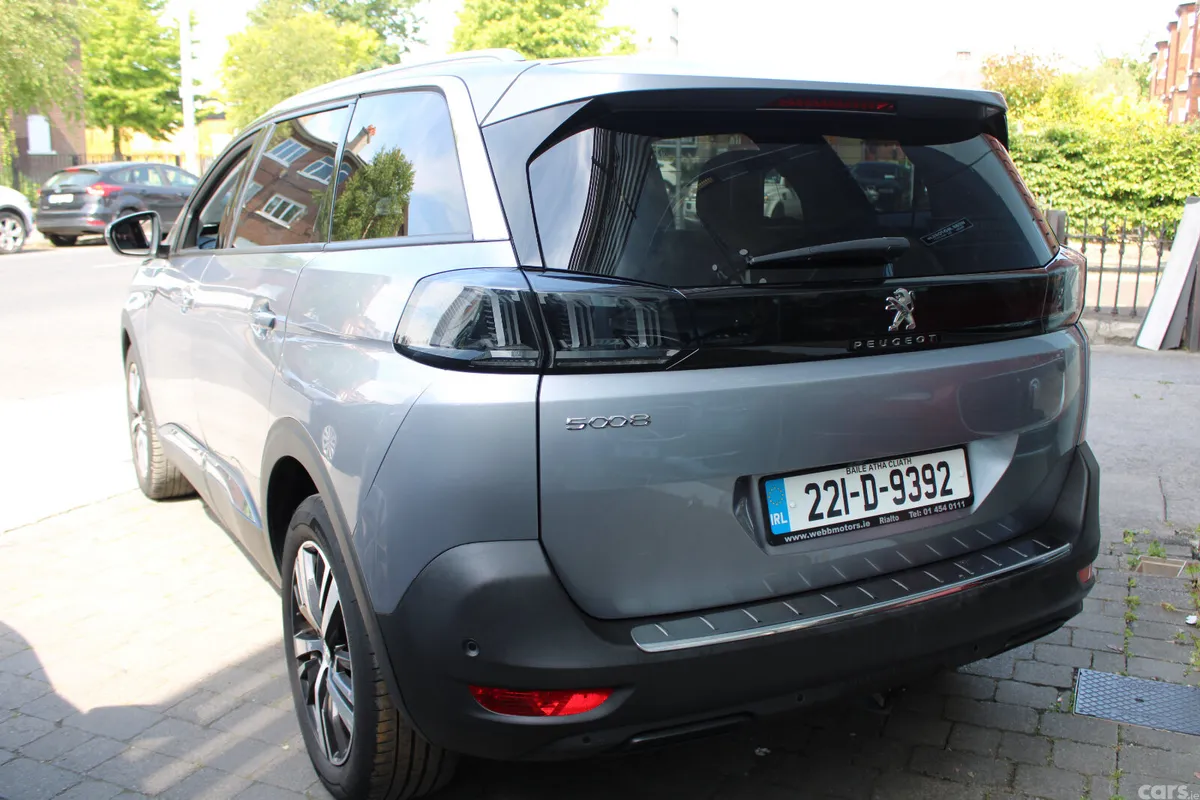 Peugeot 5008 MPV, Diesel, 2022, Grey