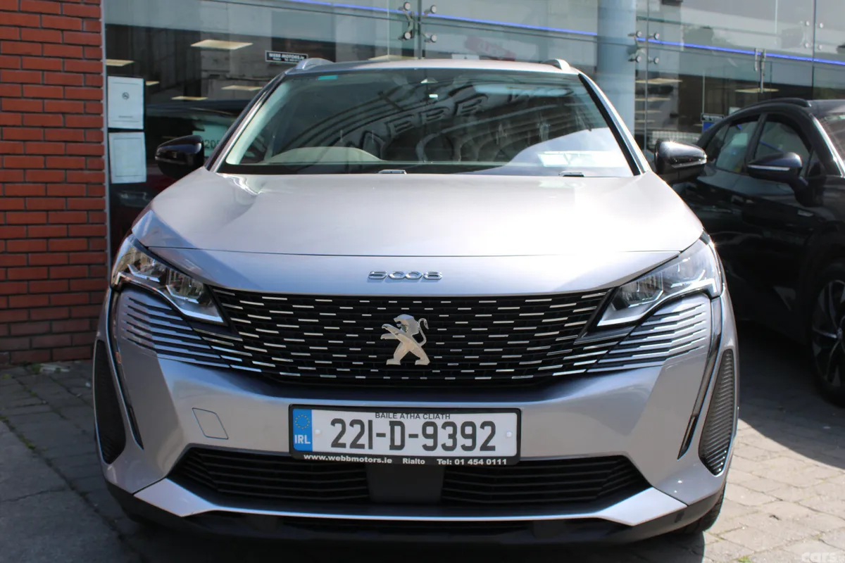 Peugeot 5008 MPV, Diesel, 2022, Grey