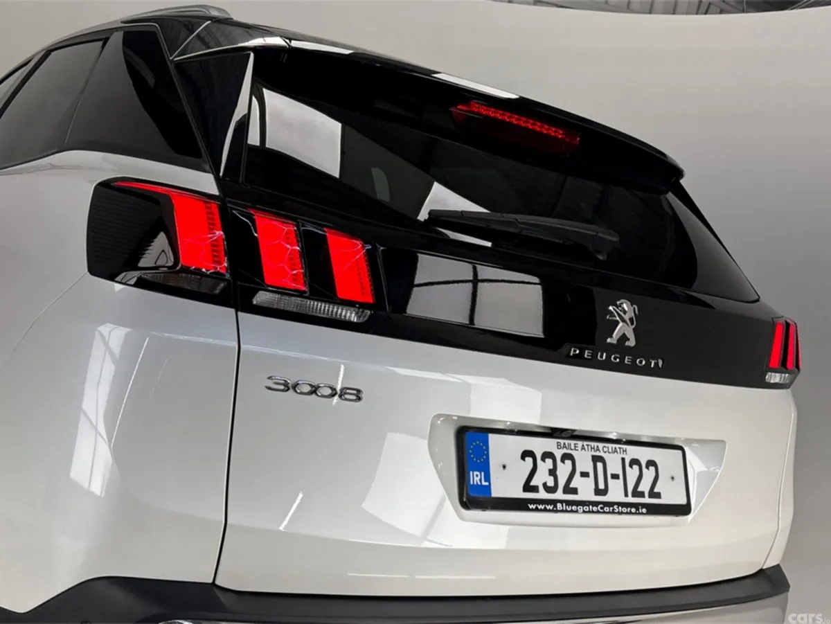 Peugeot 3008 MPV, Diesel, 2023, White