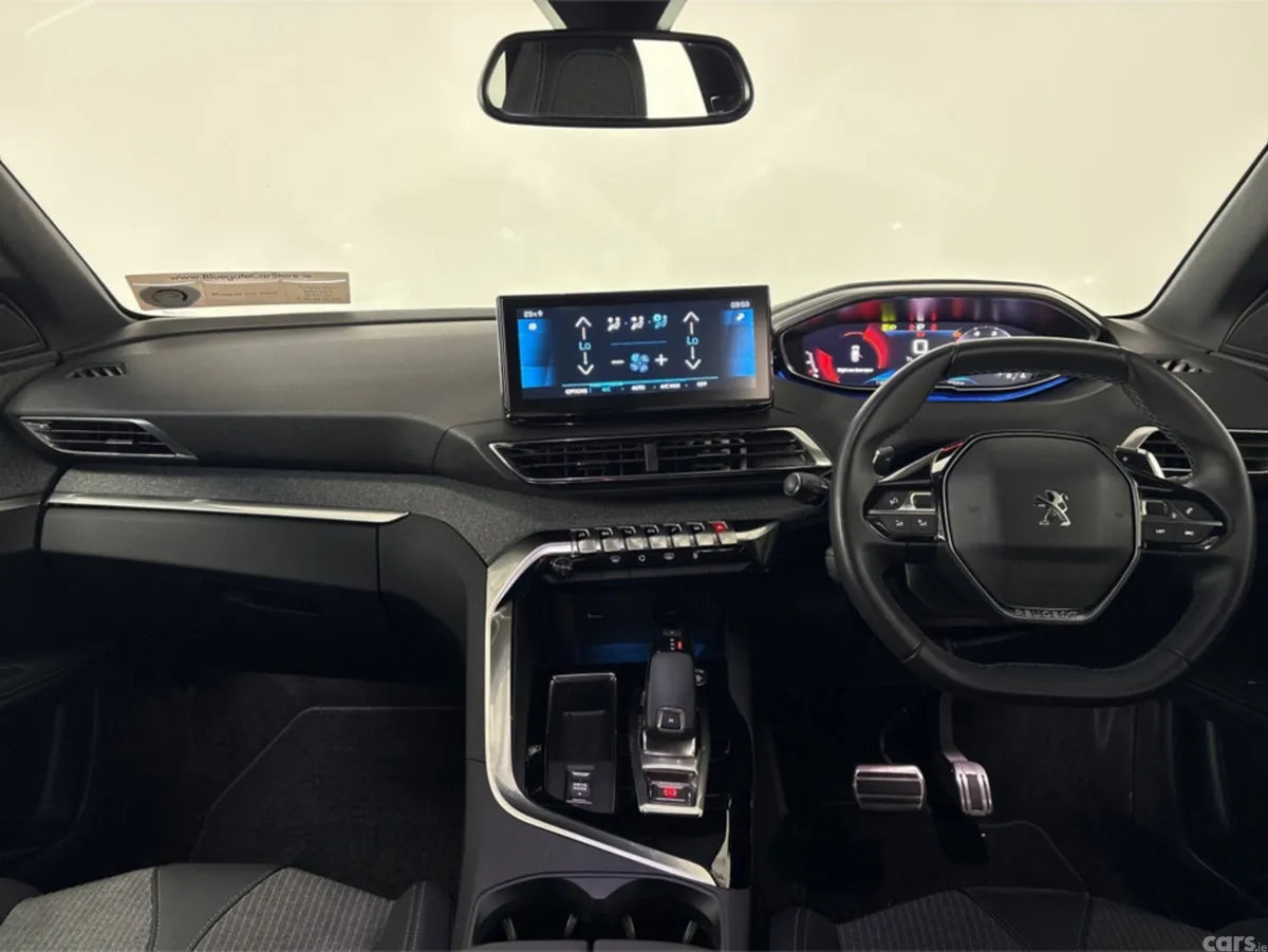 Peugeot 3008 MPV, Diesel, 2023, White