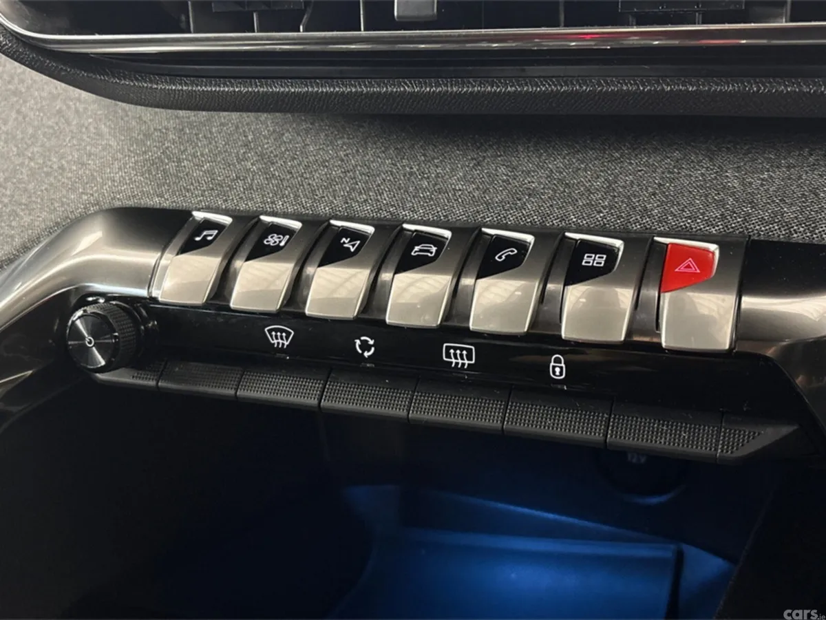 Peugeot 3008 MPV, Diesel, 2023, White