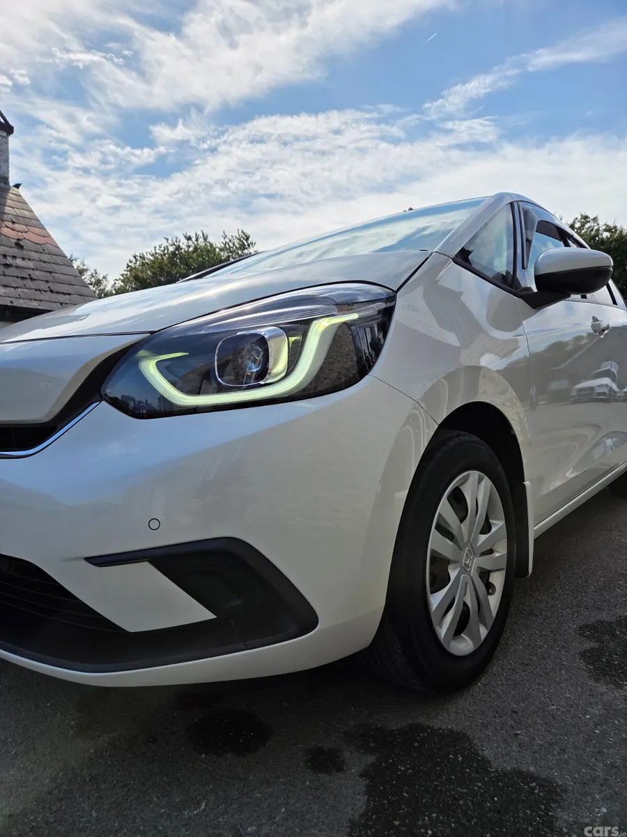 Honda Fit Hatchback, Petrol Hybrid, 2021, White