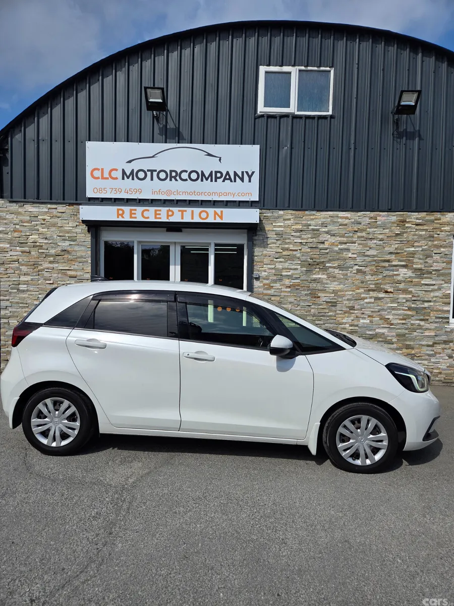 Honda Fit Hatchback, Petrol Hybrid, 2021, White