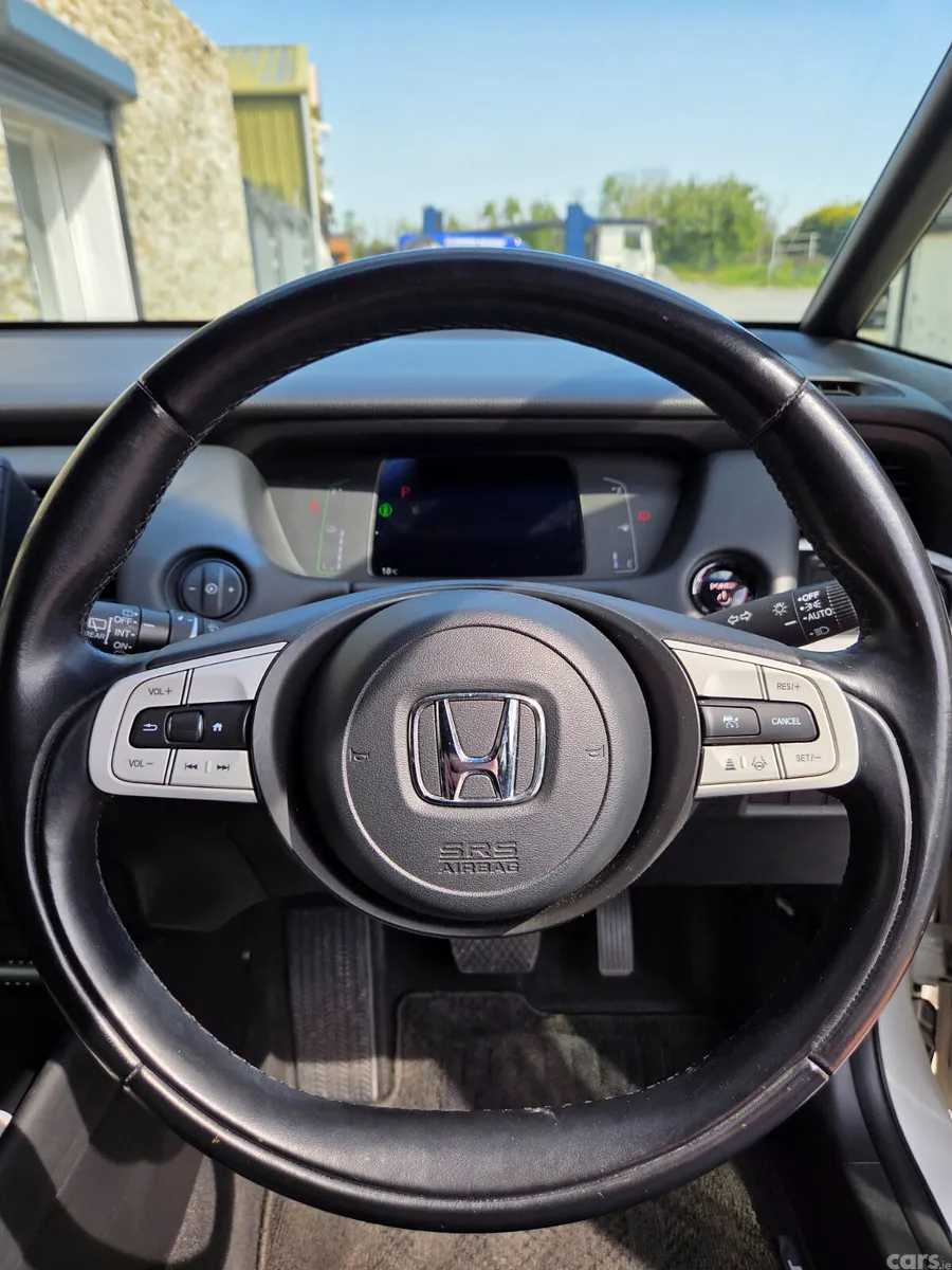 Honda Fit Hatchback, Petrol Hybrid, 2021, White