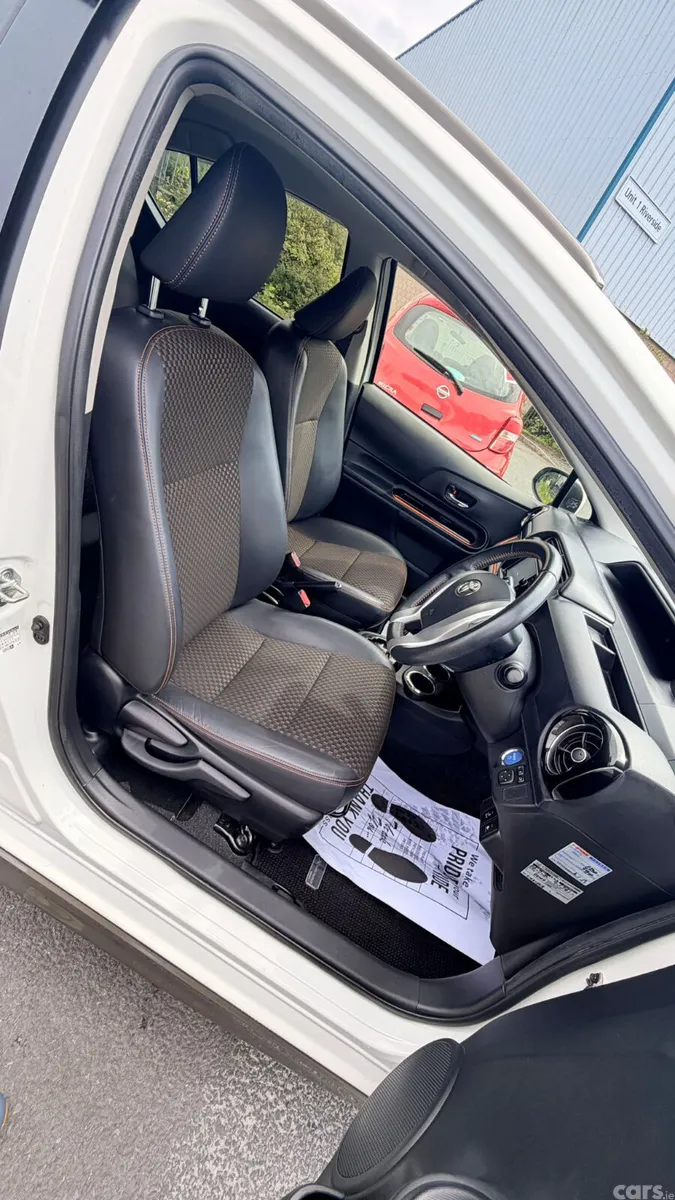 Toyota Aqua Hatchback, Petrol Hybrid, 2015, White