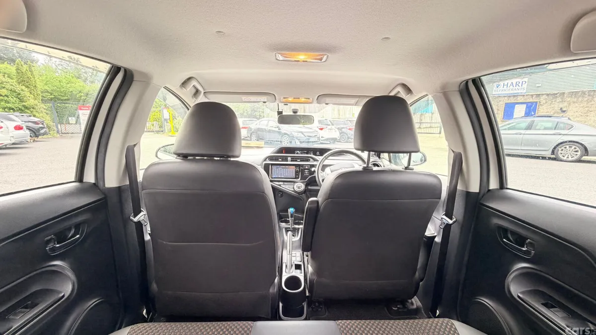Toyota Aqua Hatchback, Petrol Hybrid, 2015, White