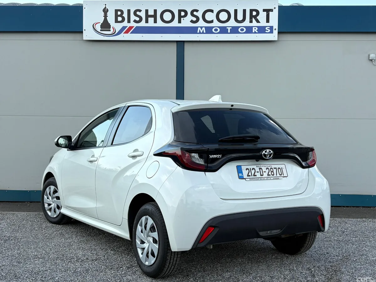 Toyota Yaris Hatchback, Petrol, 2021, White