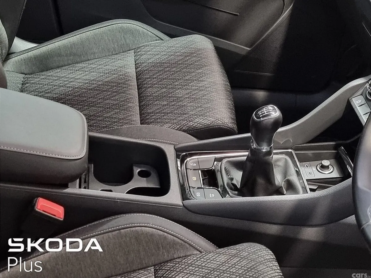 Skoda Karoq SUV, Diesel, 2022, Grey