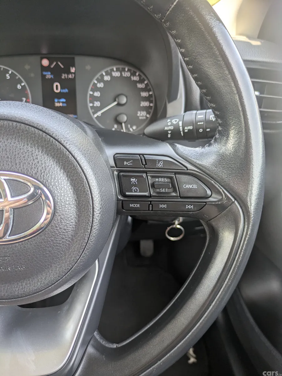 Toyota Yaris Hatchback, Petrol, 2022, Red