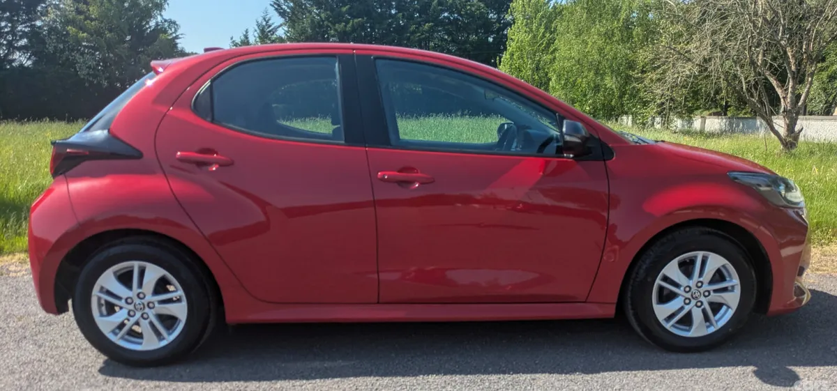 Toyota Yaris Hatchback, Petrol, 2022, Red