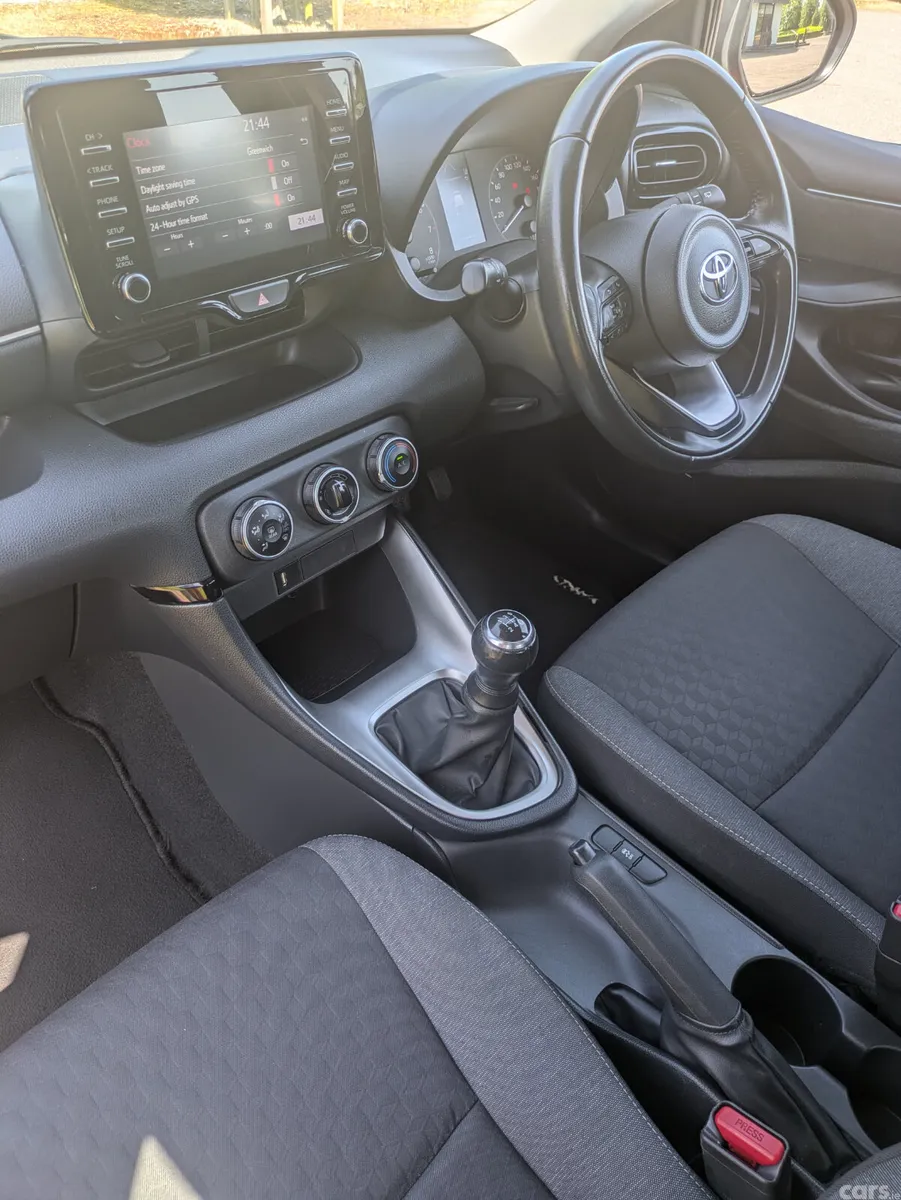 Toyota Yaris Hatchback, Petrol, 2022, Red