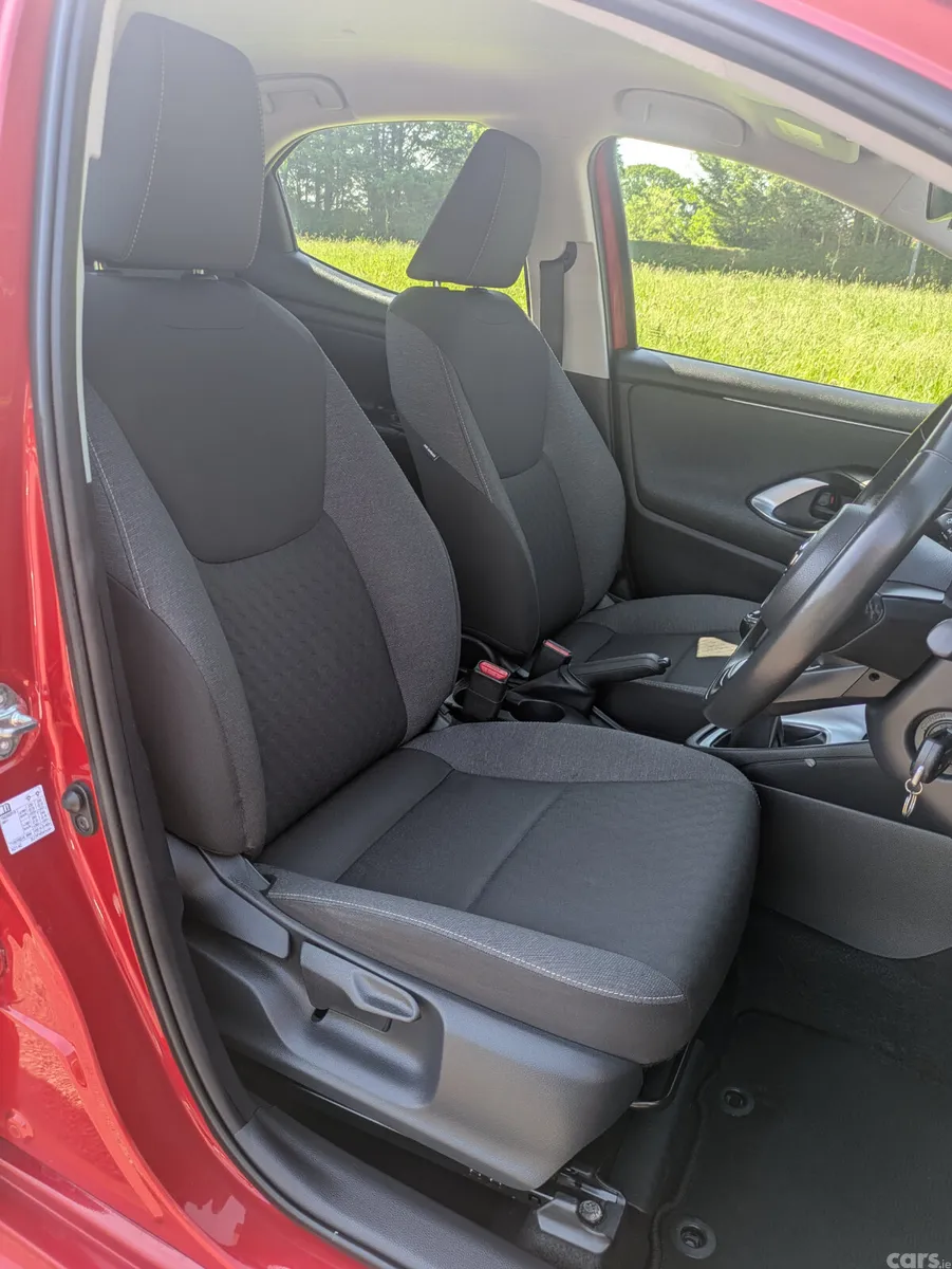 Toyota Yaris Hatchback, Petrol, 2022, Red