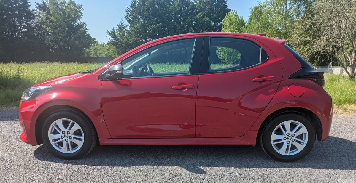 Toyota Yaris Hatchback, Petrol, 2022, Red