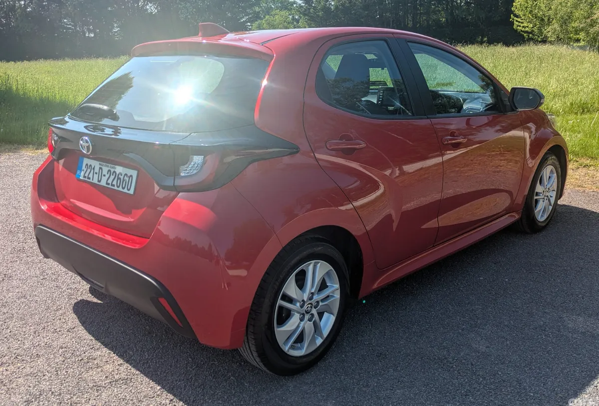 Toyota Yaris Hatchback, Petrol, 2022, Red