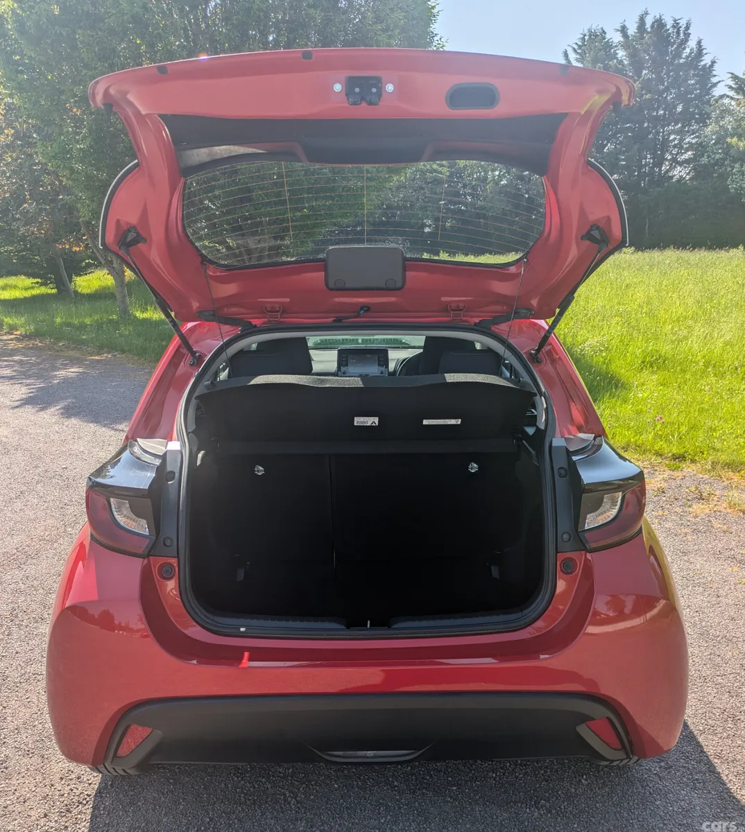 Toyota Yaris Hatchback, Petrol, 2022, Red