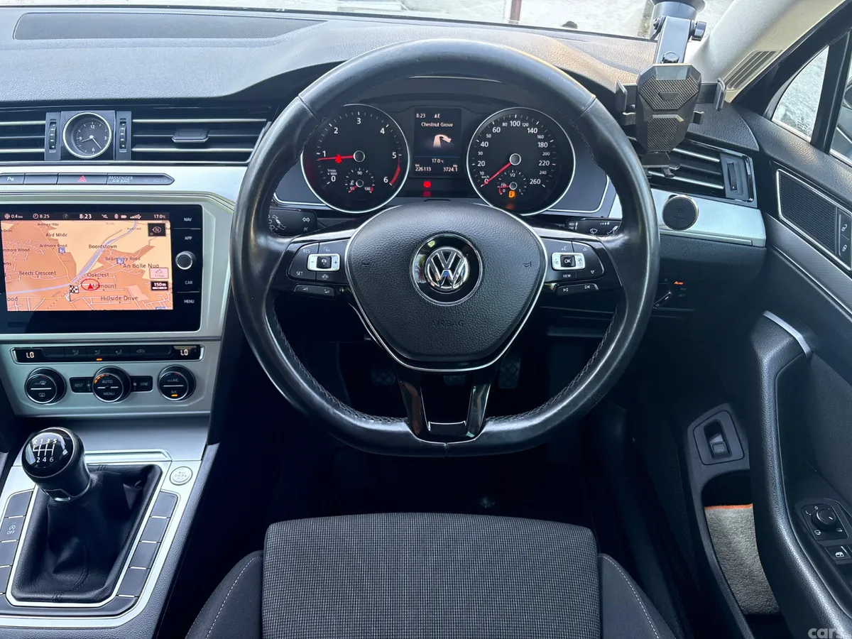 Volkswagen Passat Saloon, Diesel, 2019, Grey