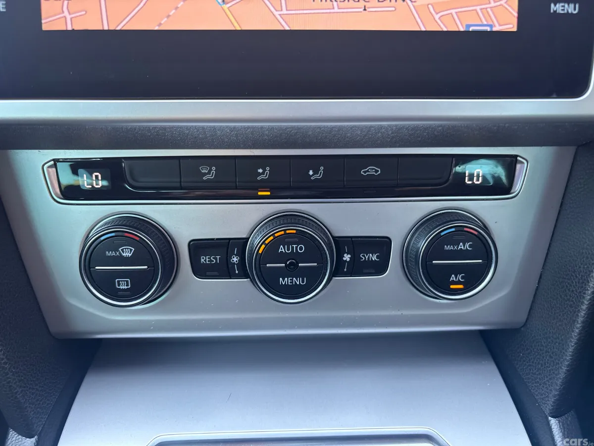 Volkswagen Passat Saloon, Diesel, 2019, Grey