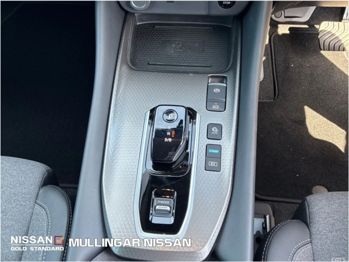 Nissan Qashqai SUV, Petrol Hybrid, 2026, Red