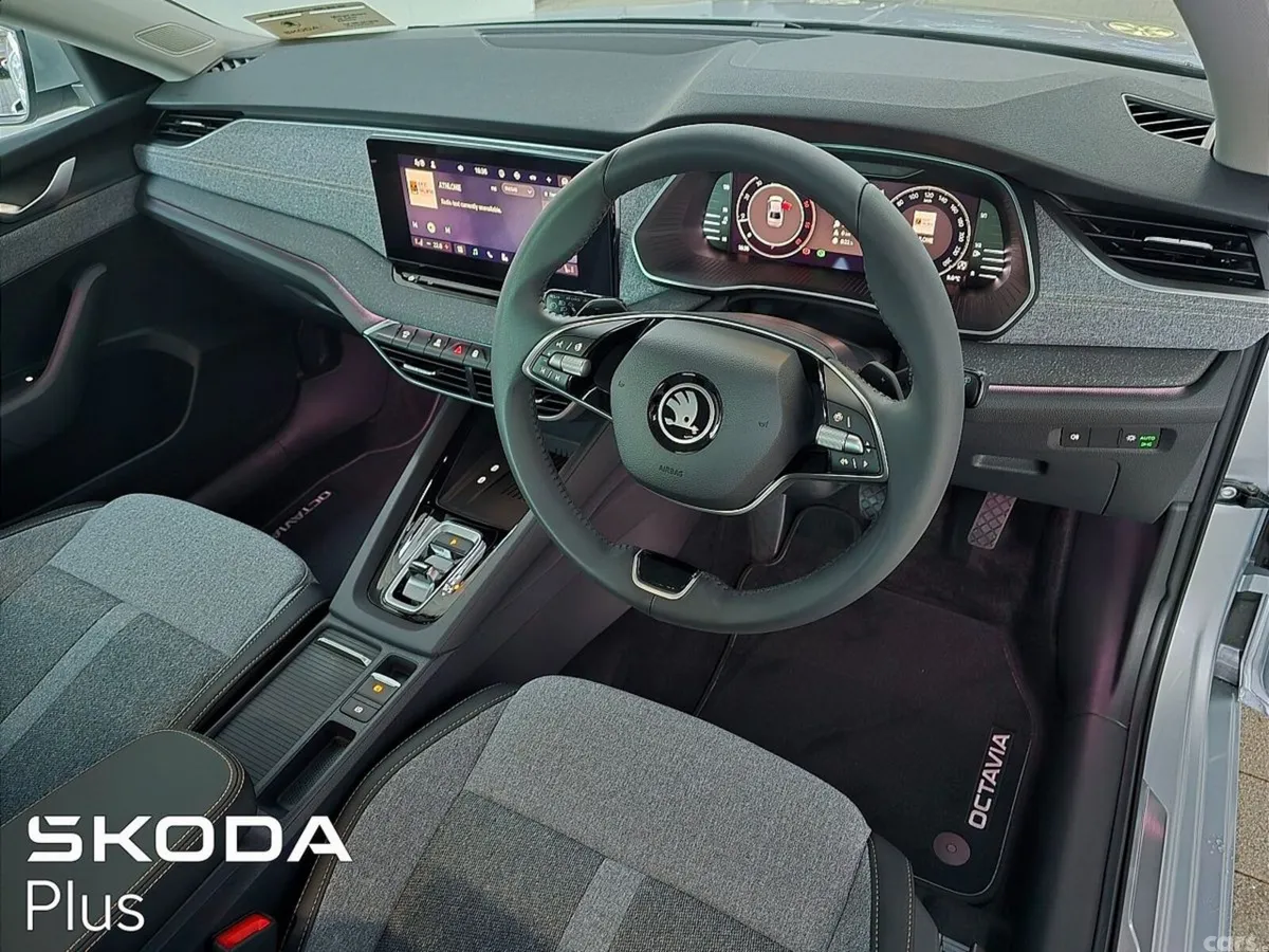 Skoda Octavia Saloon, Diesel, 2027, Silver