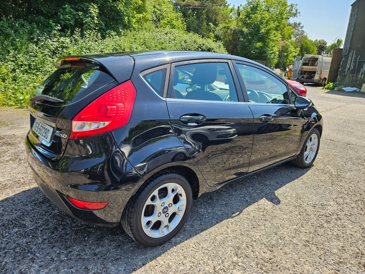 Ford Fiesta Hatchback, Petrol, 2012, Black