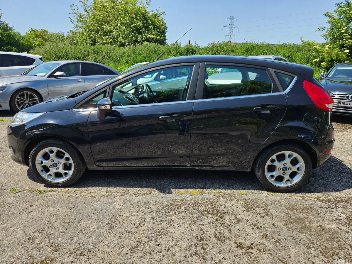 Ford Fiesta Hatchback, Petrol, 2012, Black