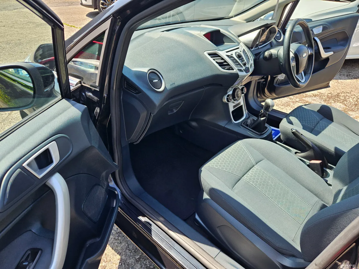 Ford Fiesta Hatchback, Petrol, 2012, Black