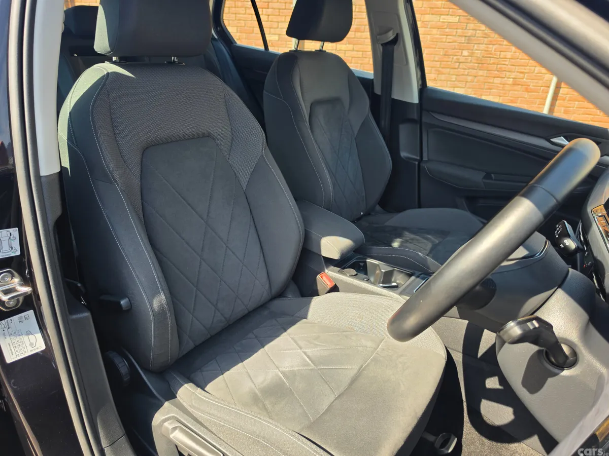 Volkswagen Golf Estate, Petrol, 2022, Black