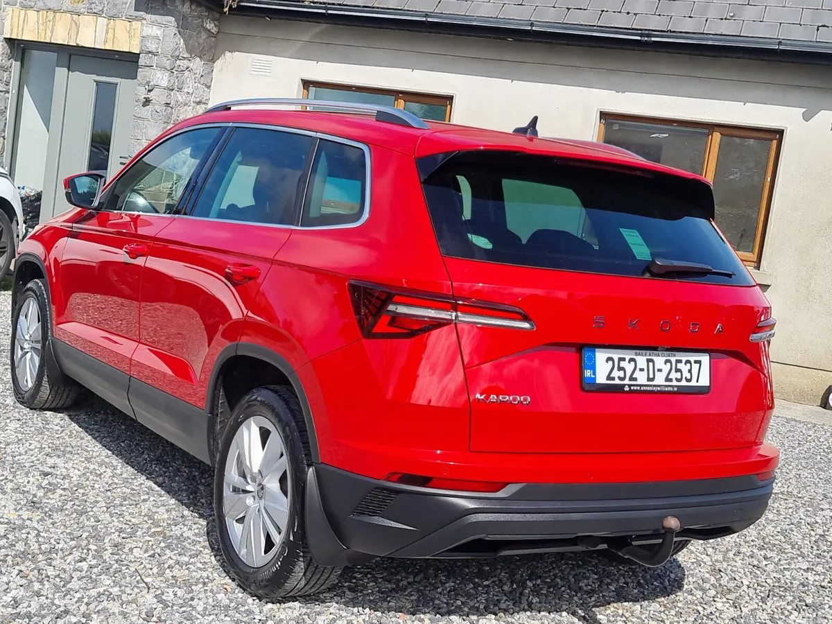 Skoda Karoq MPV, Diesel, 2025, Red