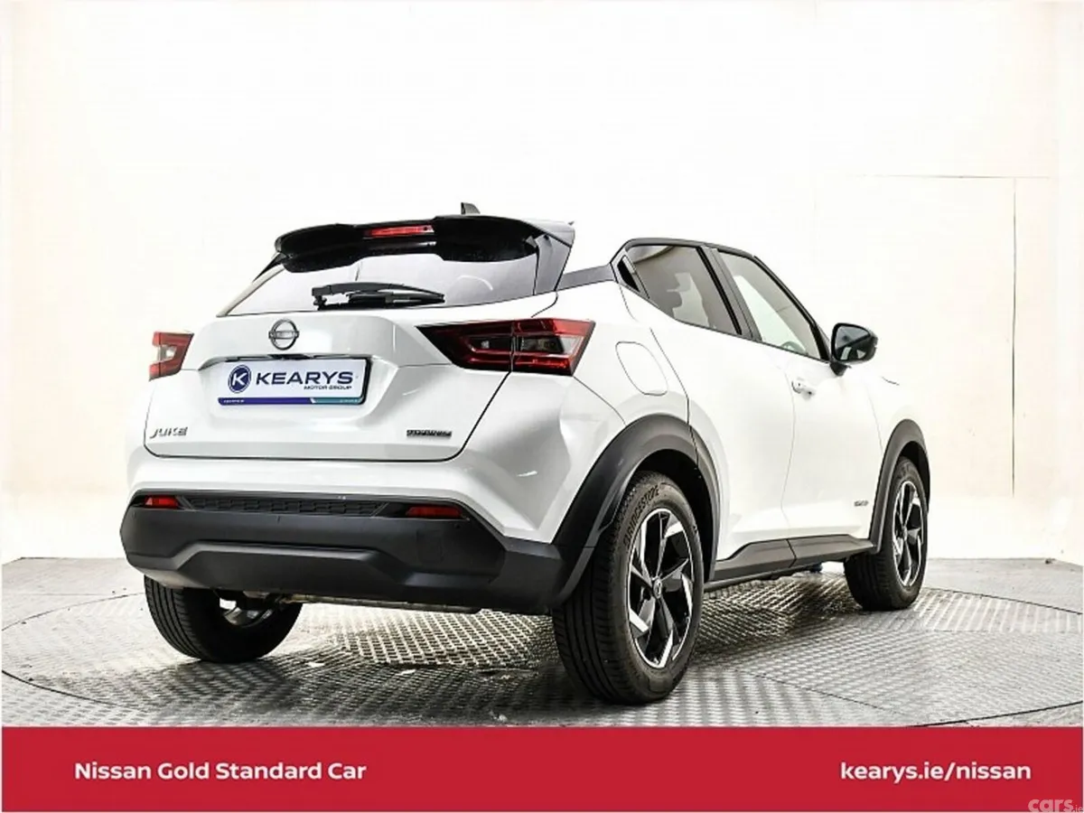 Nissan Juke SUV, Petrol Hybrid, 2023, White