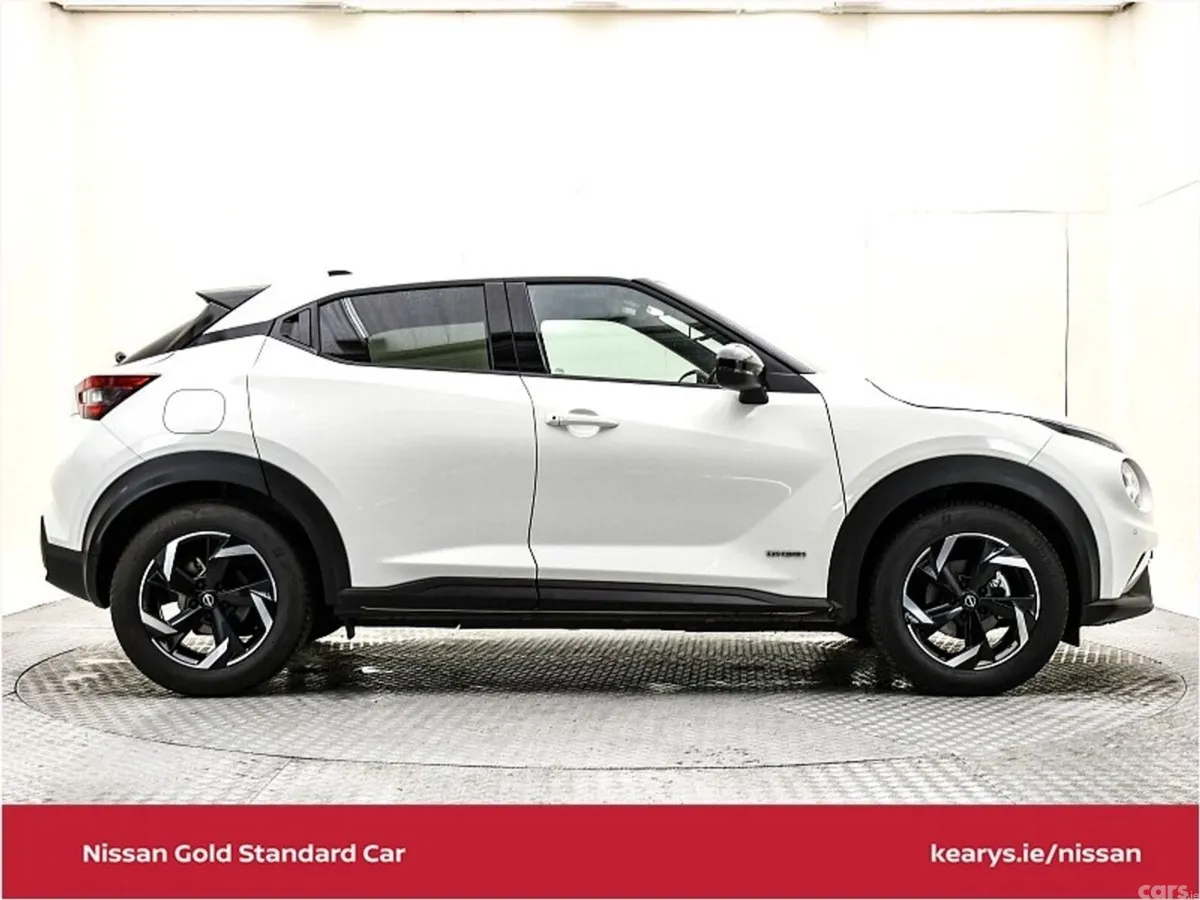 Nissan Juke SUV, Petrol Hybrid, 2023, White
