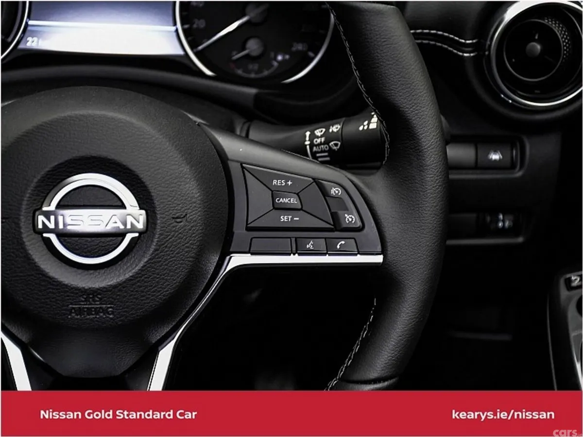 Nissan Juke SUV, Petrol Hybrid, 2023, White
