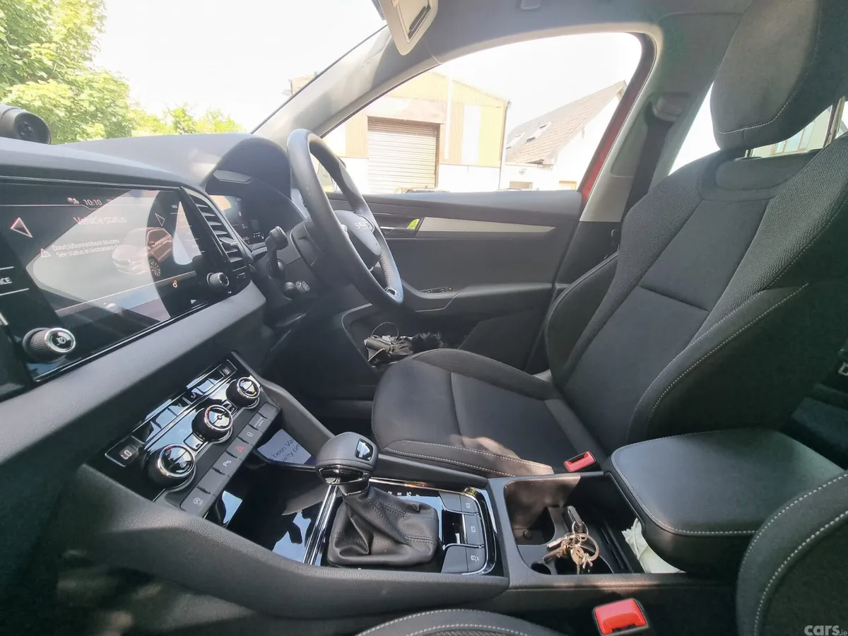 Skoda Karoq MPV, Diesel, 2025, Red