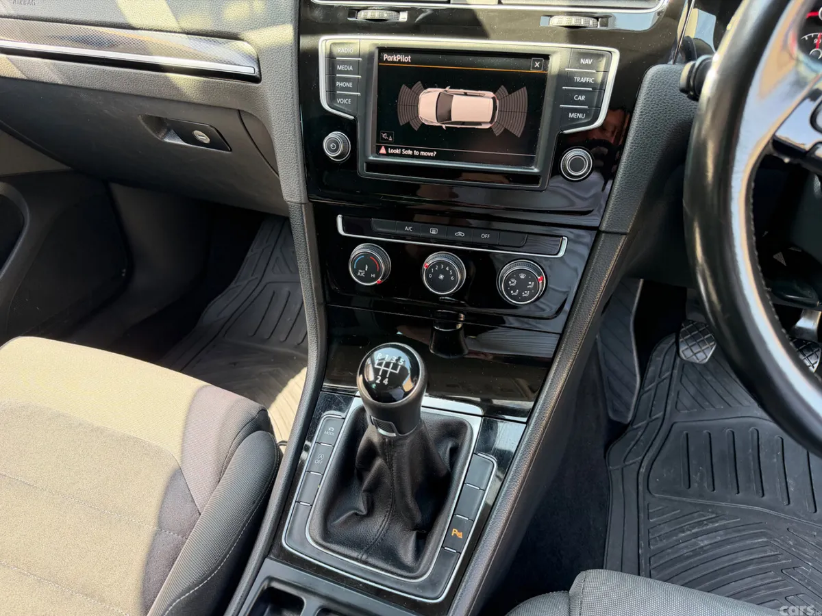 Volkswagen Golf Hatchback, Diesel, 2015, Red