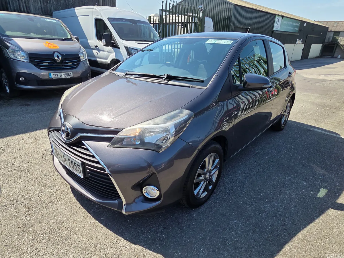 Toyota Yaris Hatchback, Petrol, 2016, Grey