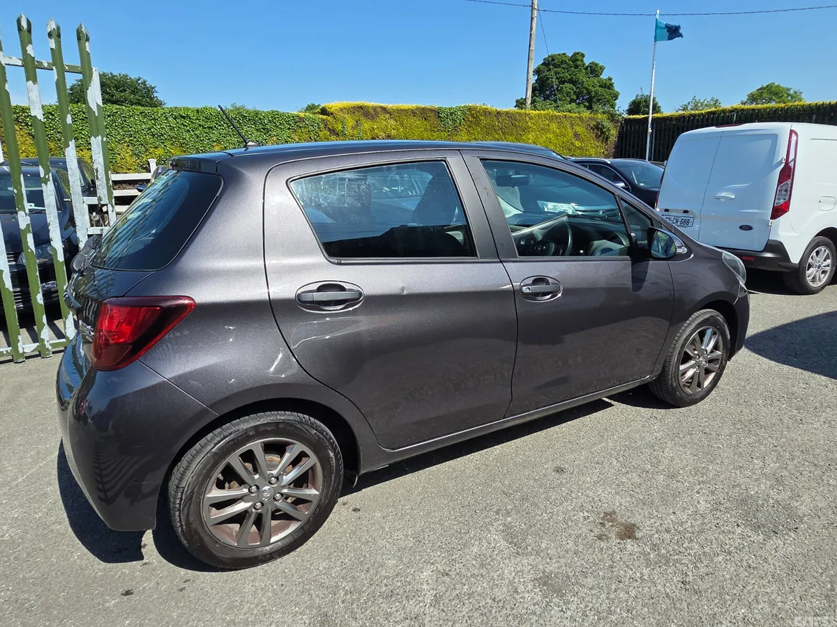 Toyota Yaris Hatchback, Petrol, 2016, Grey