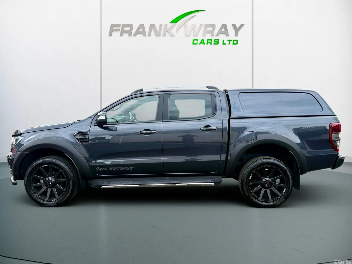 Nissan Navara Pick Up, Diesel, 2021, Grey