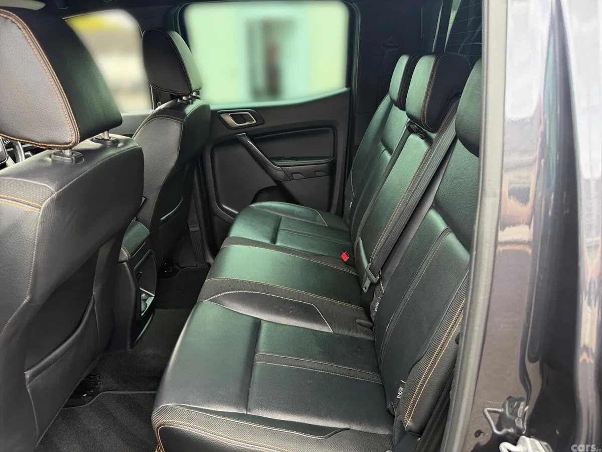 Nissan Navara Pick Up, Diesel, 2021, Grey