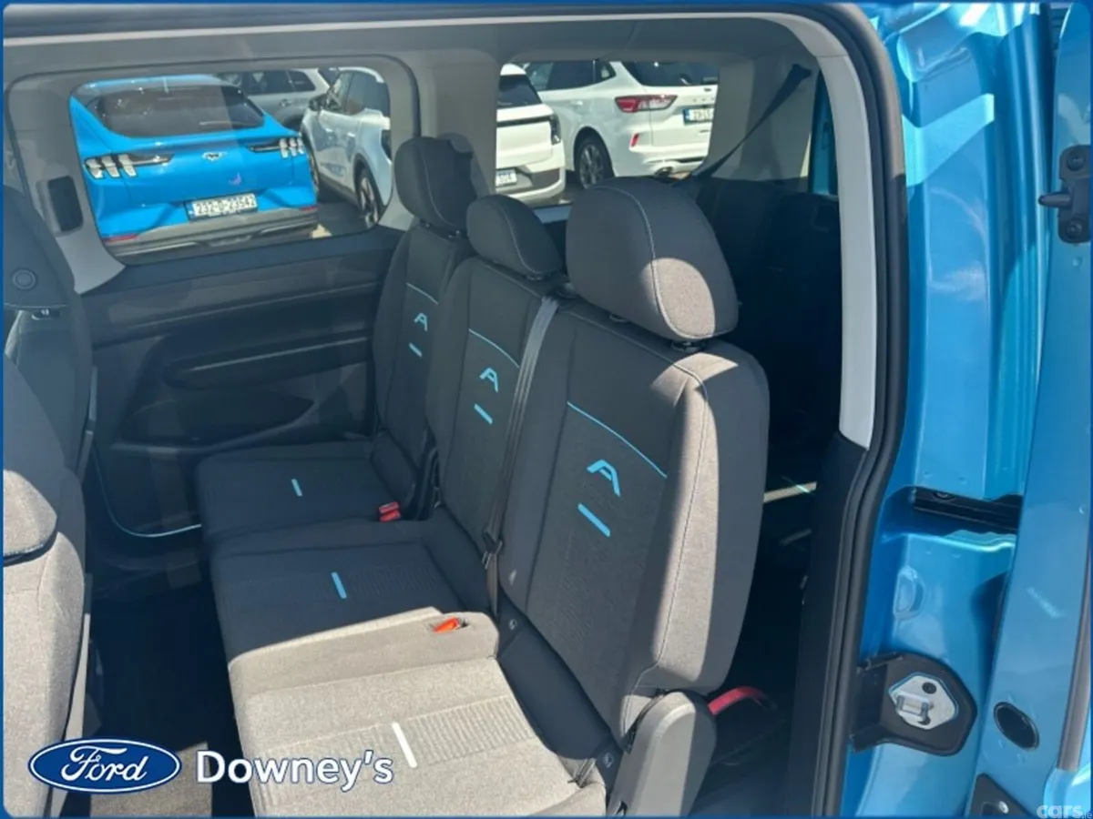 Ford Transit Connect MPV, Petrol, 2024, Blue