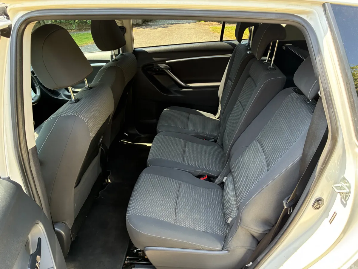 Toyota Verso MPV, Petrol, 2015, White