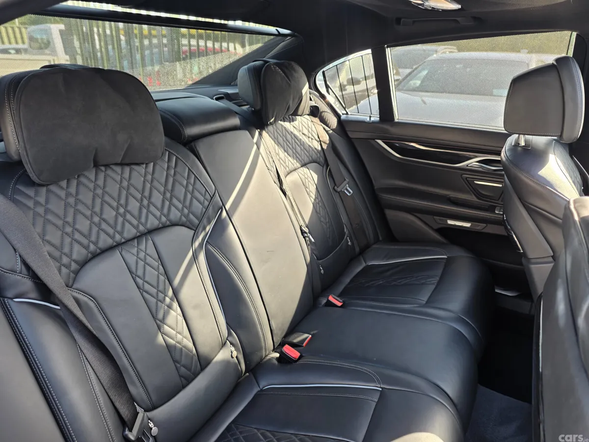 BMW 7-Series Saloon, Petrol Plug-in Hybrid, 2017, Grey