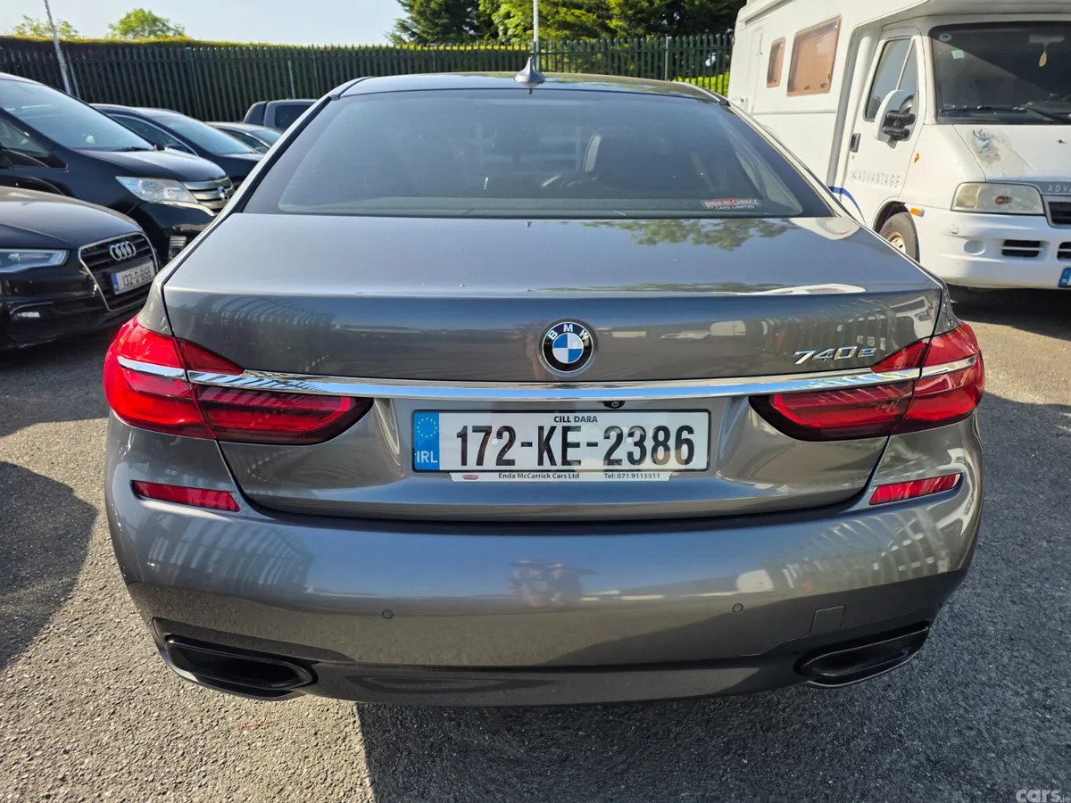 BMW 7-Series Saloon, Petrol Plug-in Hybrid, 2017, Grey