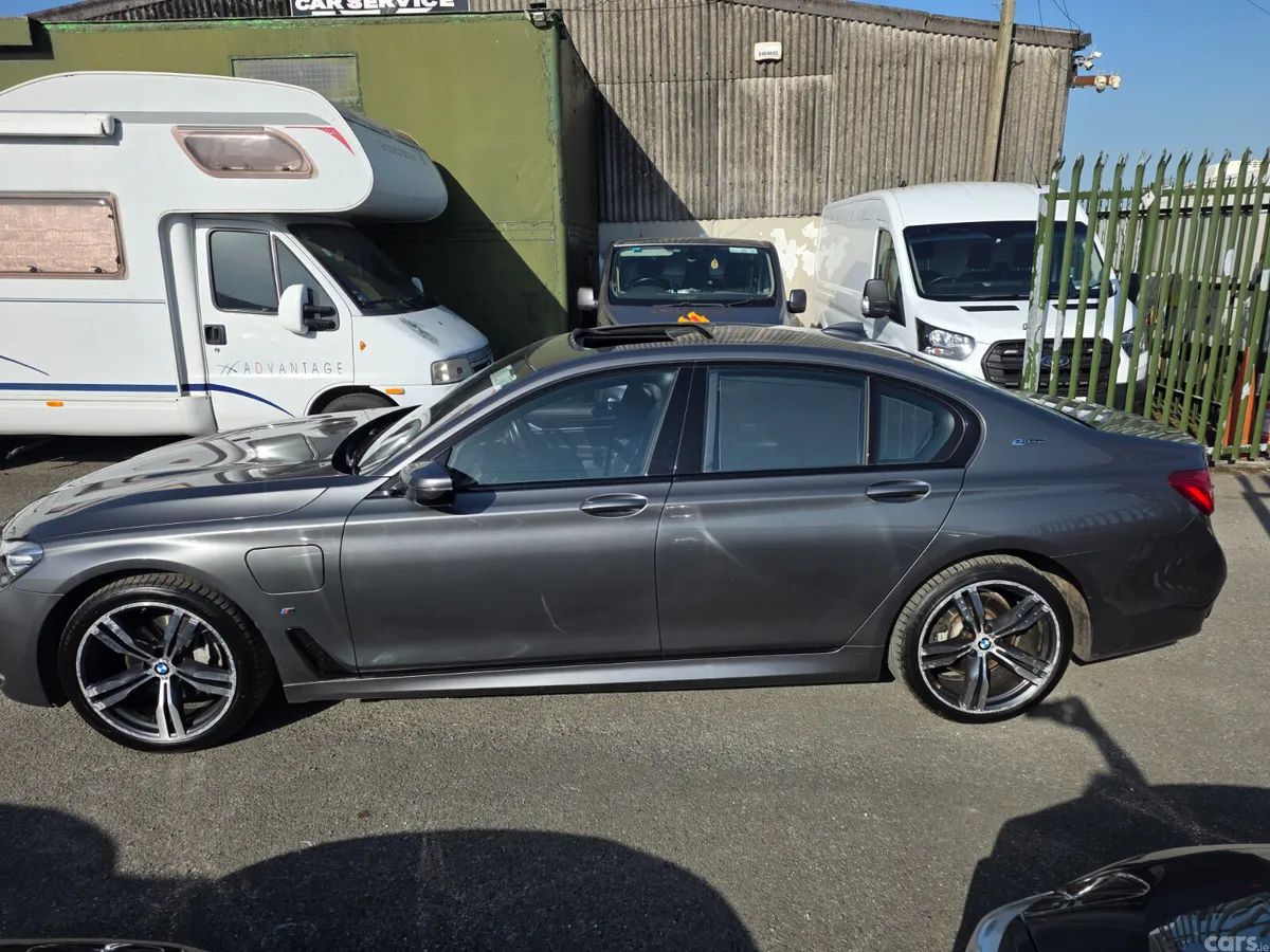BMW 7-Series Saloon, Petrol Plug-in Hybrid, 2017, Grey