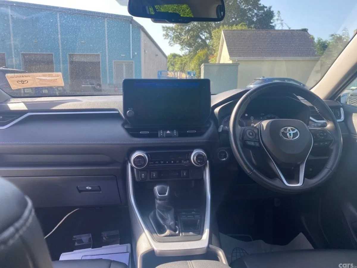 Toyota RAV4 SUV, Petrol Hybrid, 2023, White
